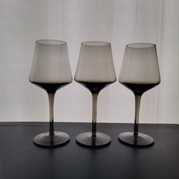 3 |  MCM | Unbranded| vintage c. 60s 70s | Smoke colored Wine Glasses - Picture 10 of 11